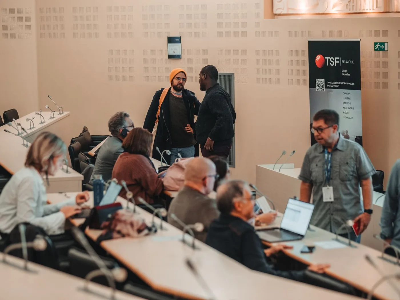 Christophe Rollin et Thierno Ba en discussion lors du bilan BATAO à Namur